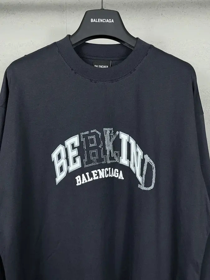 발렌시아가 BERKIND 로고 스웨트셔츠