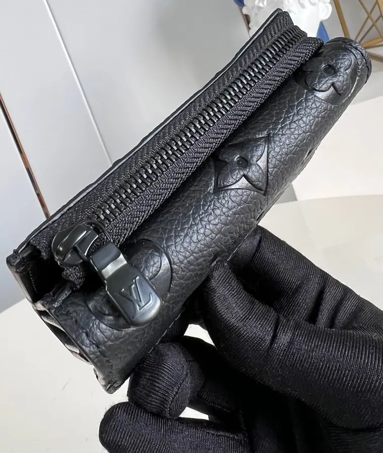 루이비통 슬렌더 파일럿 M82556