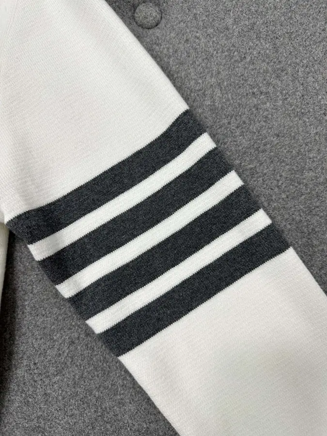 톰브라운 밀라노 브이넥 카디건 화이트