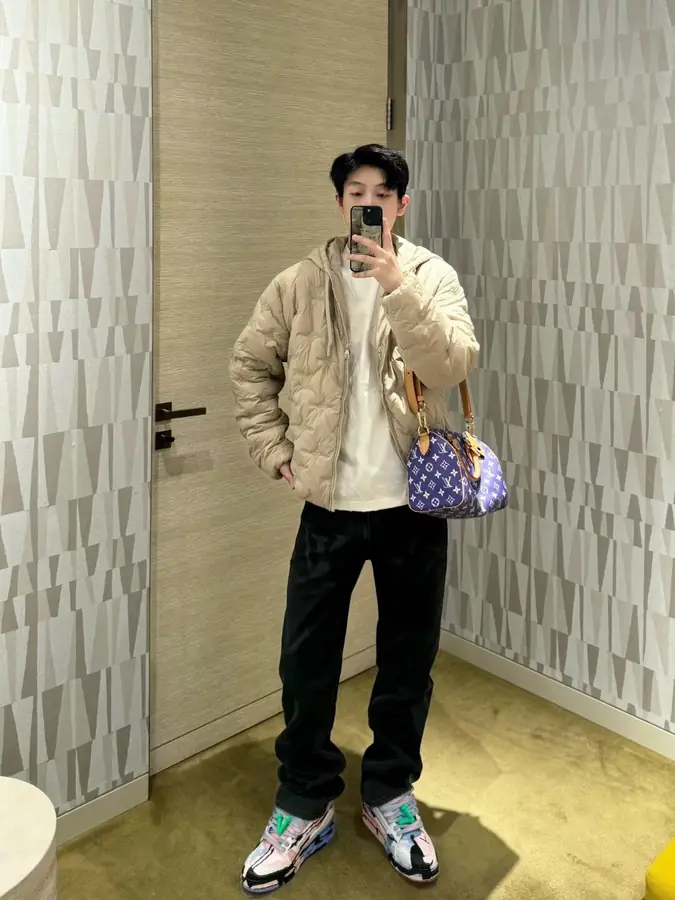 루이비통 모노그램 퀄티드 후디드 블루종 1AFYAH