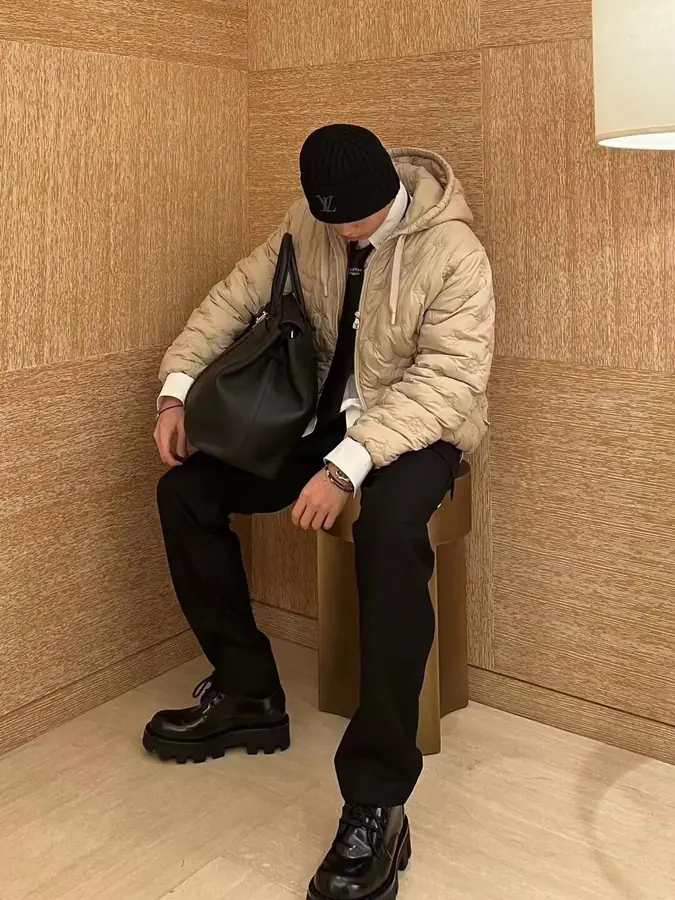 루이비통 모노그램 퀄티드 후디드 블루종 1AFYAH