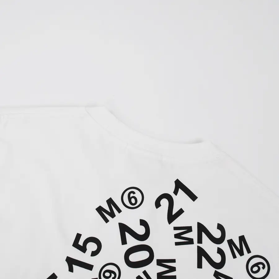 메종 마르지엘라 웨이브 백 로고 티셔츠 화이트