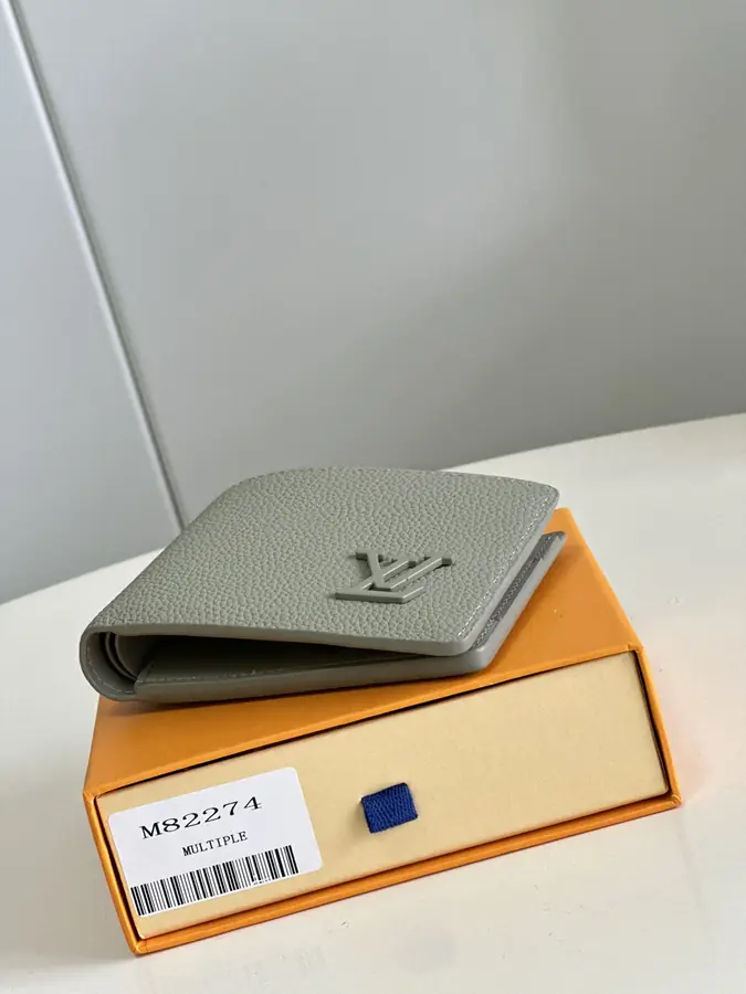 루이비통 멀티플 월릿 M82274