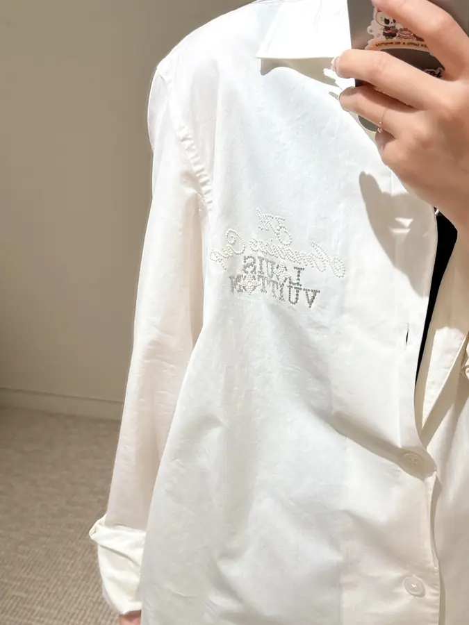 루이비통 엠벨리시드 오픈 카라 롱 슬리브드 셔츠