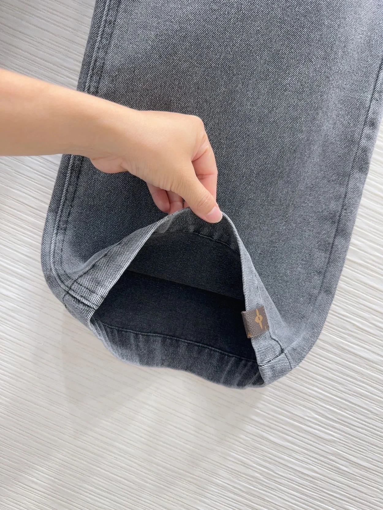 루이비통 워시드 데님 와이드 레그 진
