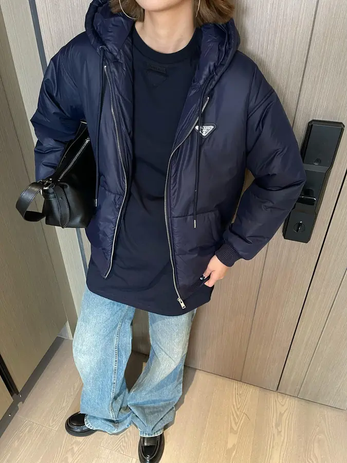 프라다 경량 리나일론 후드 블루종 재킷