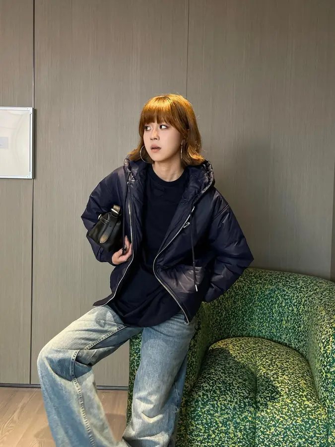 프라다 경량 리나일론 후드 블루종 재킷