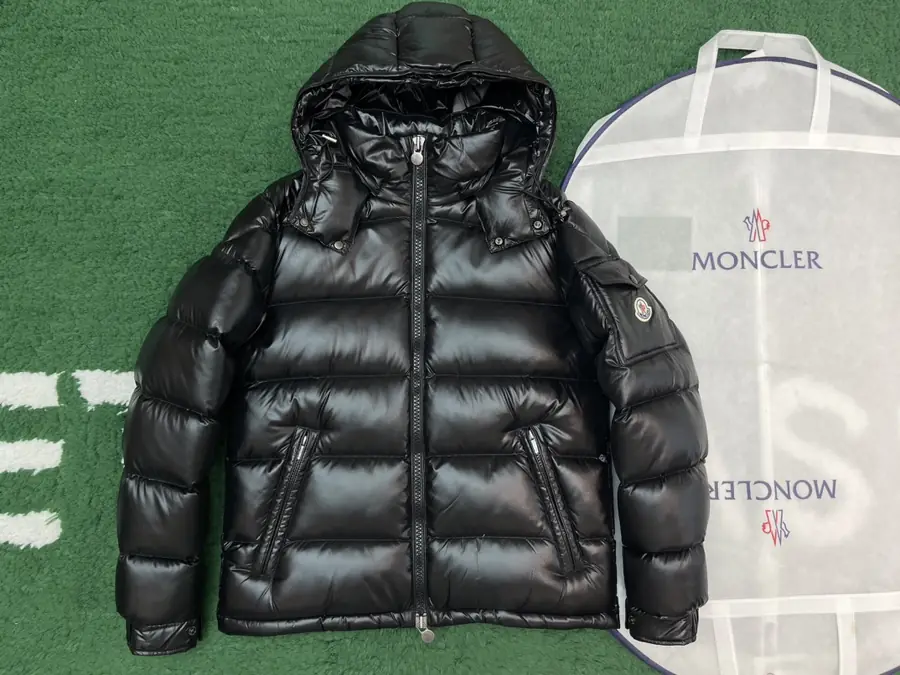 몽클레어 마야 쇼트 다운 재킷 블랙