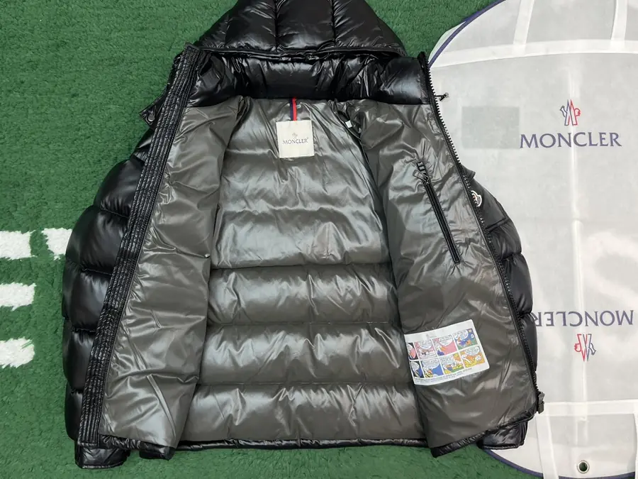 몽클레어 마야 쇼트 다운 재킷 블랙