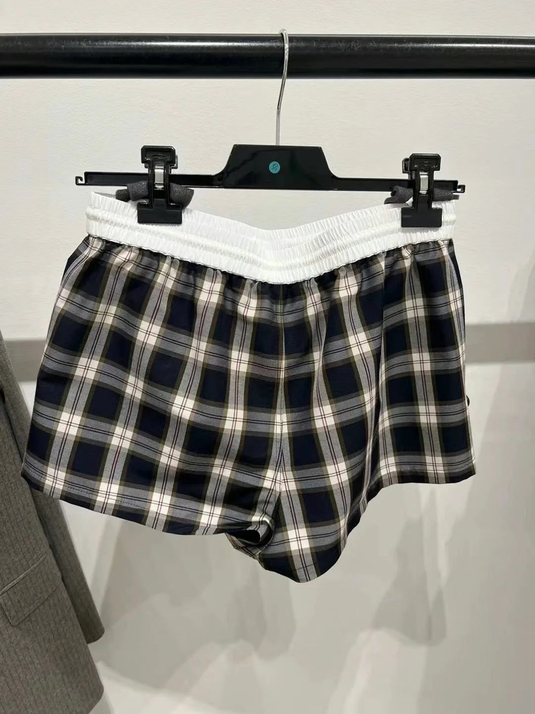 셀린느 체크 미니 쇼츠