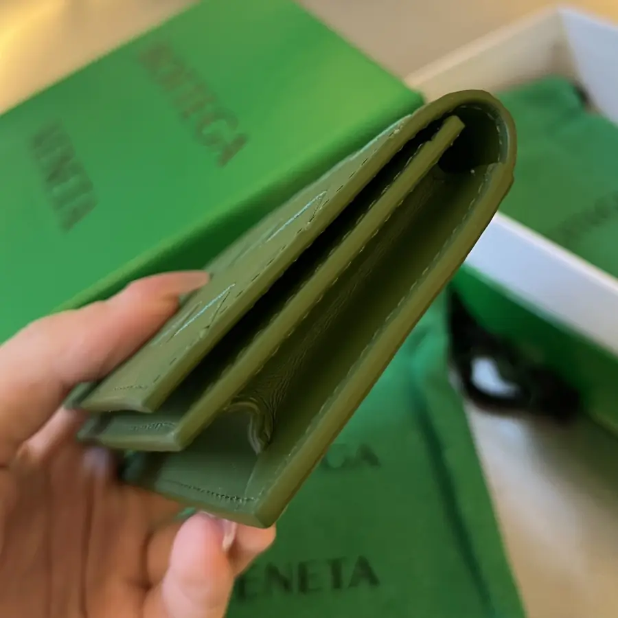 보테가 베네타 인트레치아토 명함 케이스 아보카도