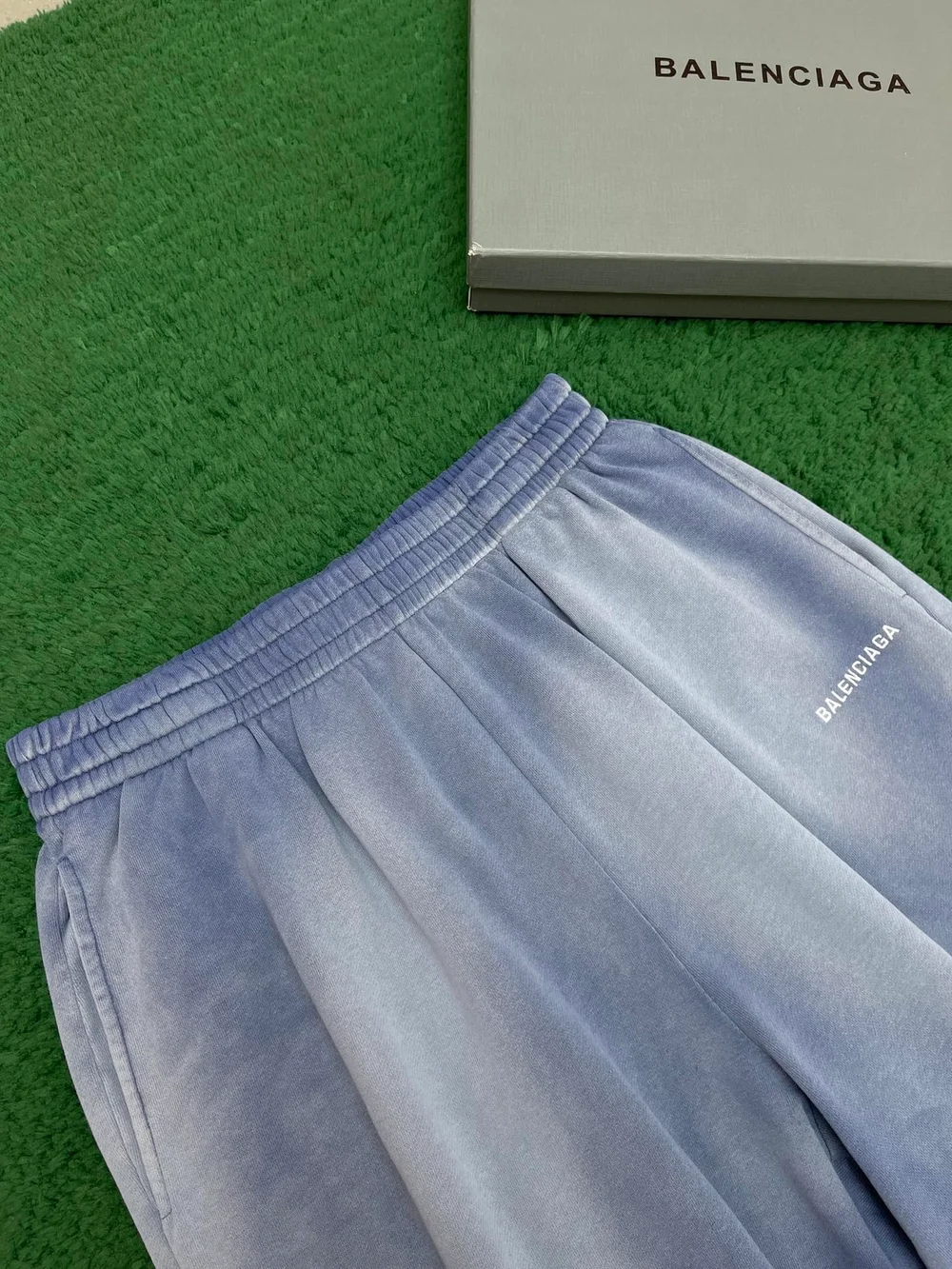 발렌시아가 클래식 로고 워싱 쇼츠
