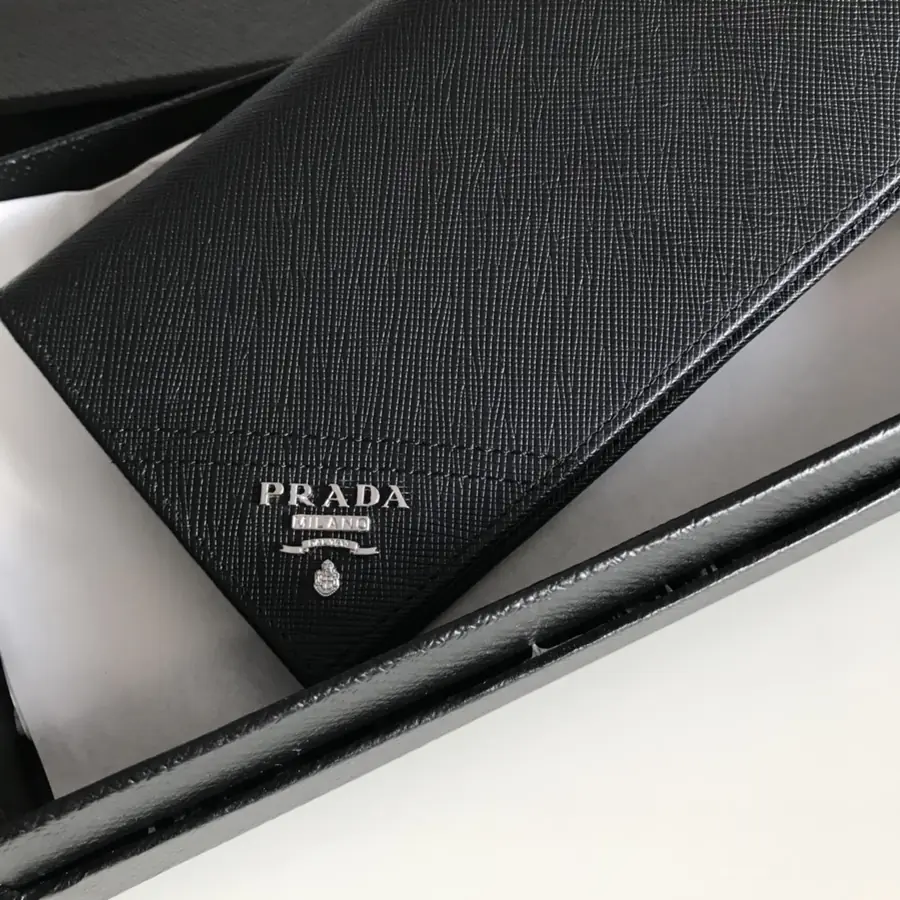 프라다 사피아노 실버 메탈로고 지갑