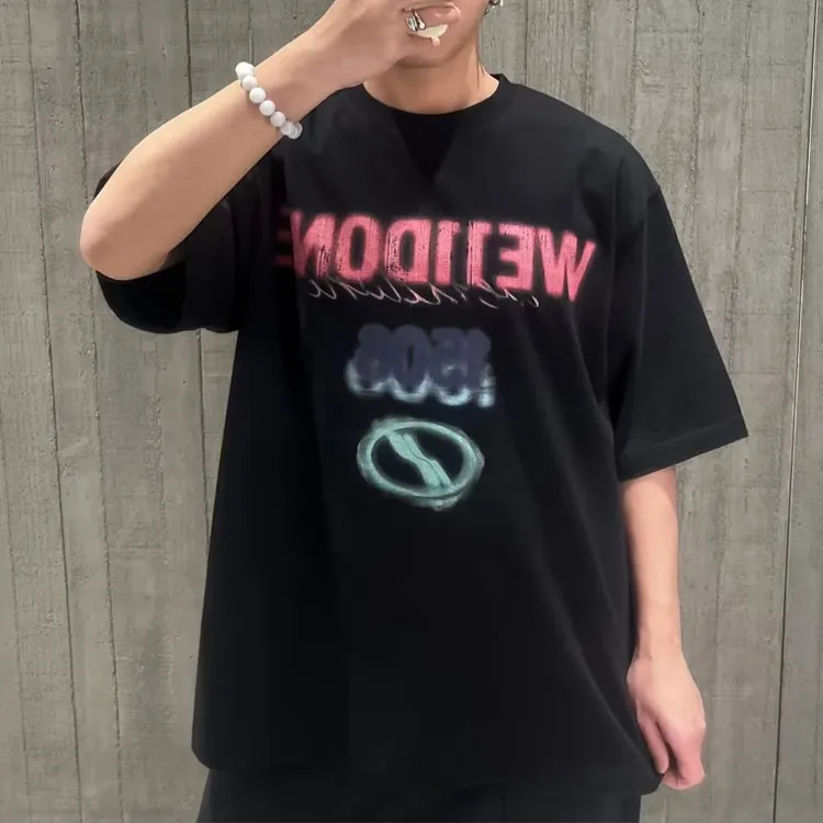 남녀공용 웰던 블러리 로고 프린트 반팔 티셔츠 (2color)