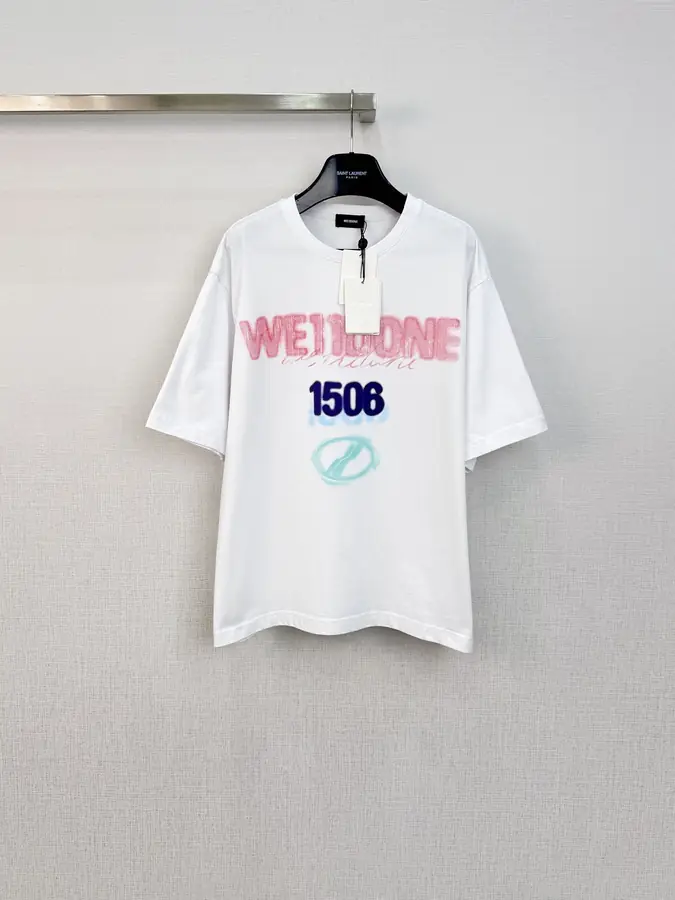 남녀공용 웰던 블러리 로고 프린트 반팔 티셔츠 (2color)