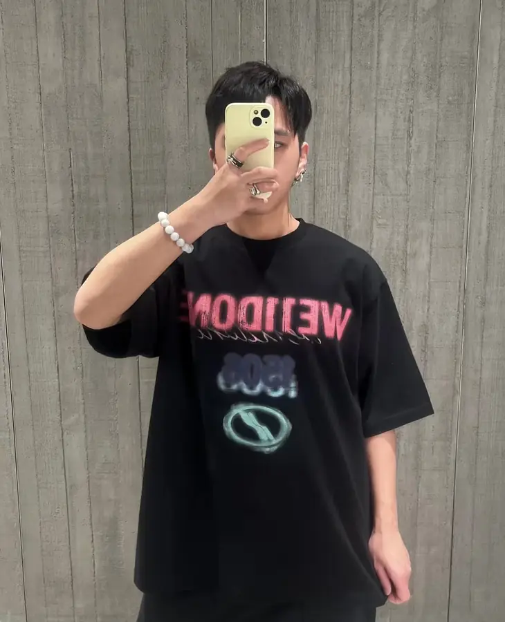 남녀공용 웰던 블러리 로고 프린트 반팔 티셔츠 (2color)
