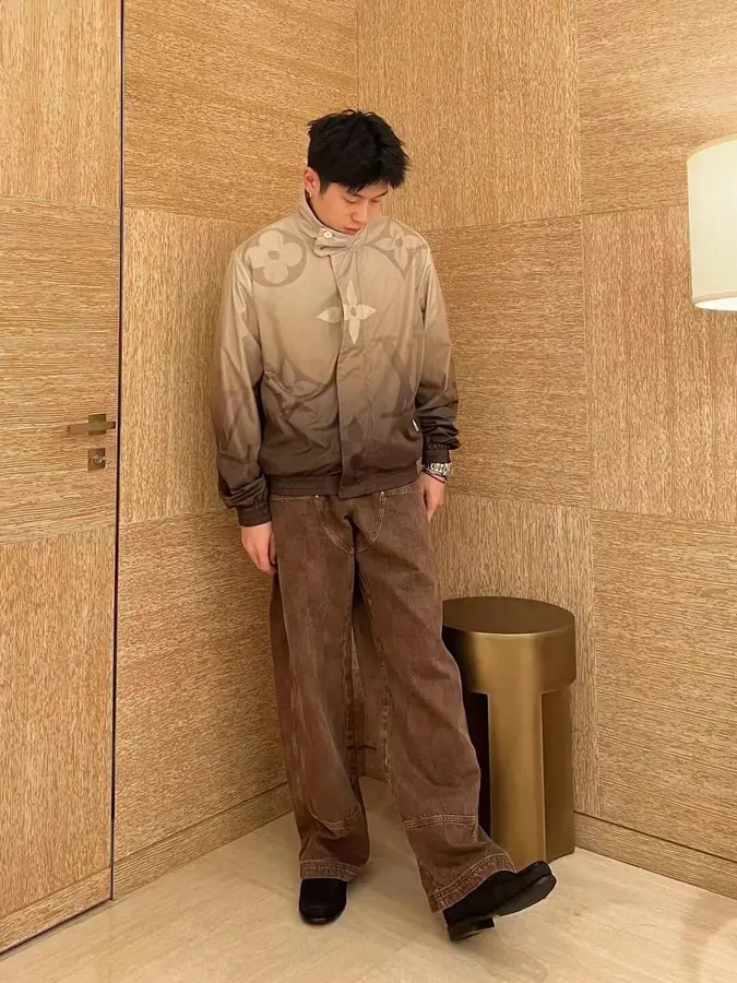 루이비통 모노그램 프린트 나일론 윈드브레이커 재킷 1AFYAP