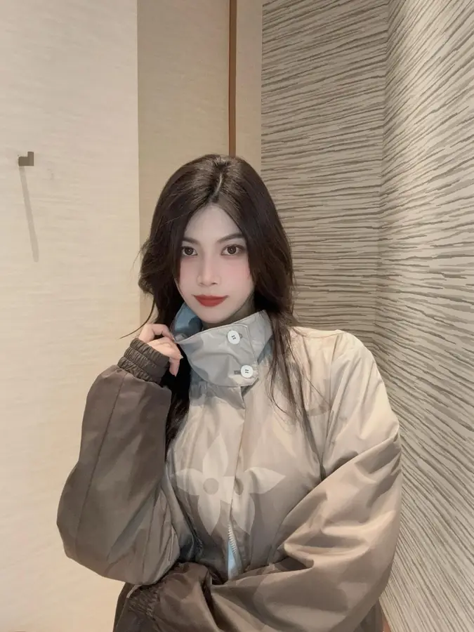 루이비통 모노그램 프린트 나일론 윈드브레이커 재킷 1AFYAP