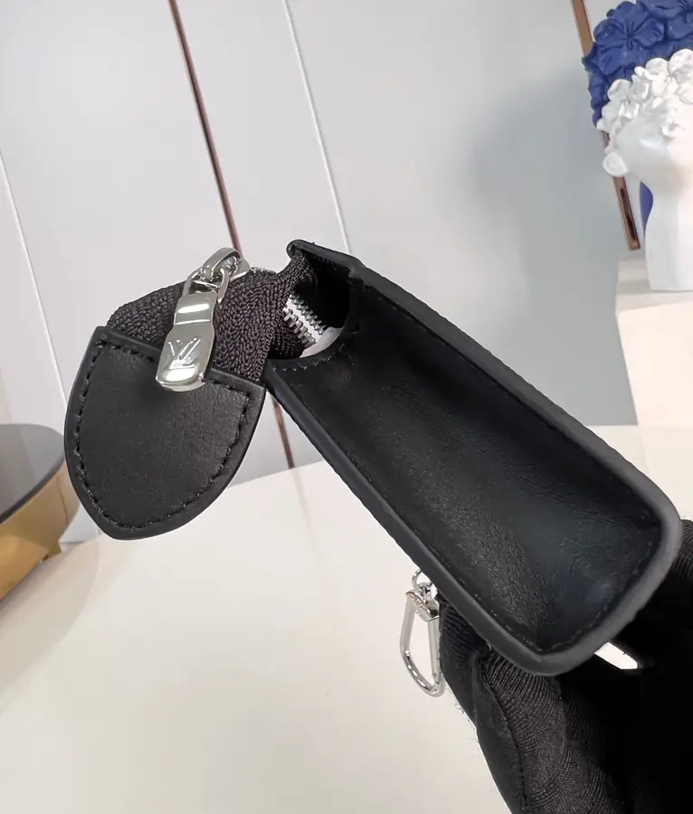 루이비통 보야주 키 파우치 M82776