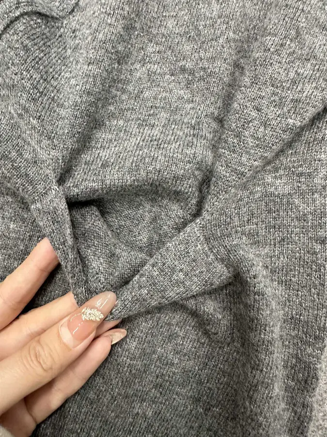 톰브라운 캐시미어 숏 브이넥 카디건