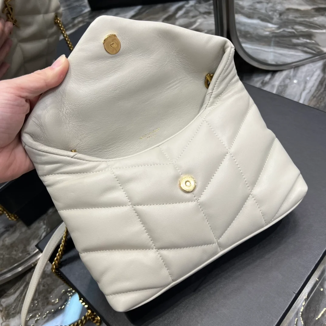 생로랑 PUFFER 스몰 레더 숄더백 화이트 골드