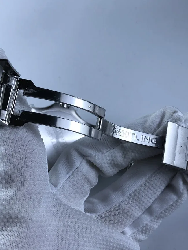 브라이틀링 어벤져 43mm 블랙다이얼 브슬 상세 이미지 6
