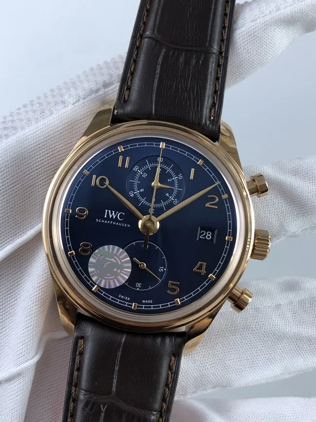 IWC 포르투기저 크로노 클래식 로즈골드 블루다이얼 상세 이미지 2