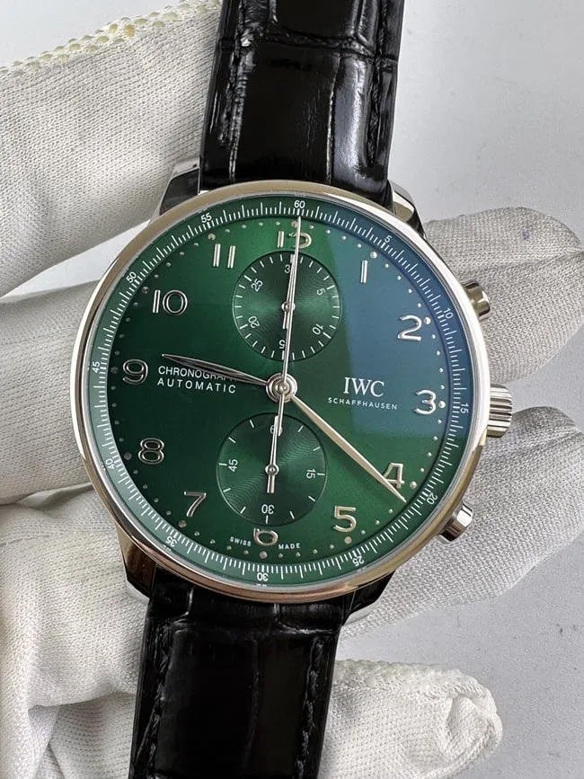 IWC 포르투기저 크로노그래프 그린 다이얼 상세 이미지 2