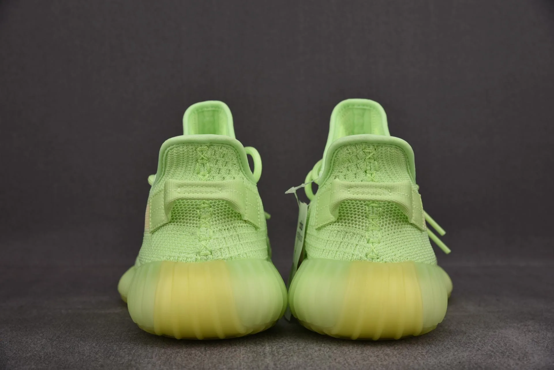 아디다스 이지 부스트 350 V2 글로우 상세 이미지 5