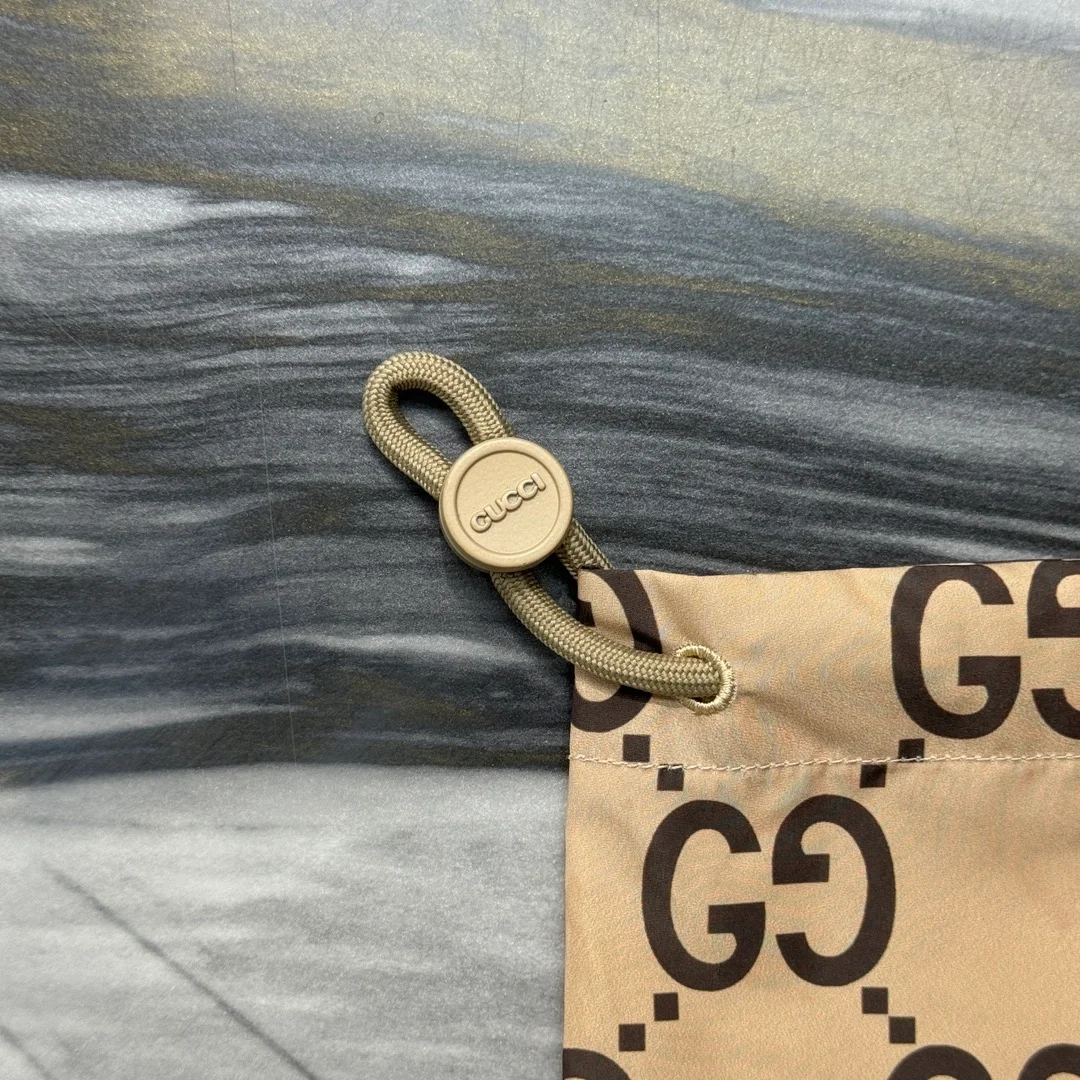 구찌 GG 프린트 스윔 쇼츠