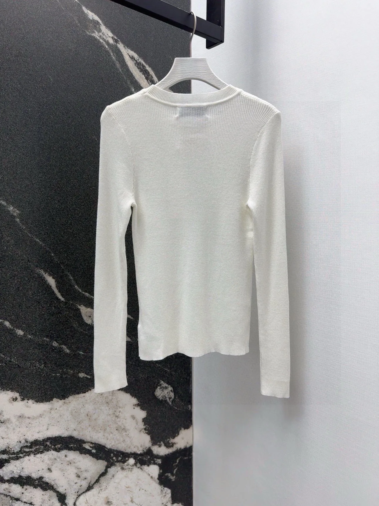 발렌티노 로고 골지 티셔츠 아이보리 상세 이미지 3