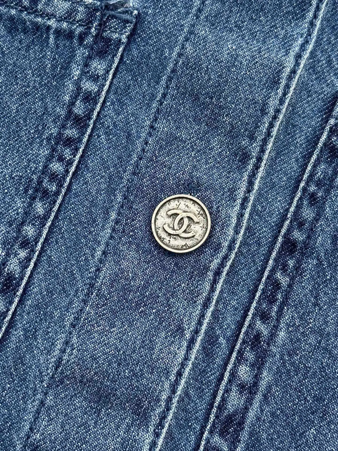 샤넬 더블 C 로고 데님 셔츠 상세 이미지 5