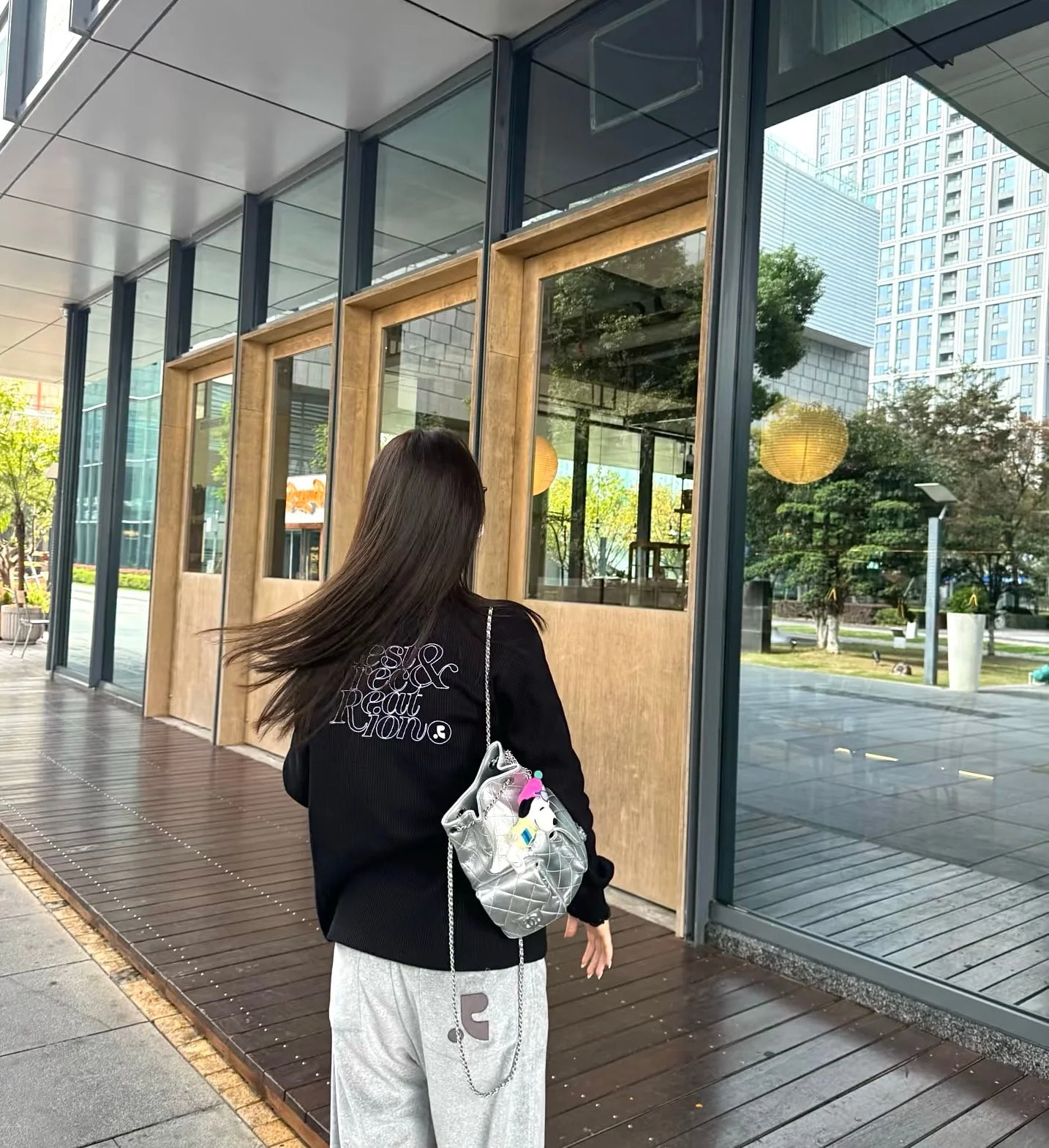 샤넬 25C 더블 포켓 더블 백팩 실버