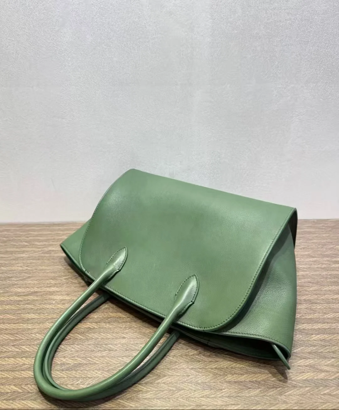 더 로우 말로 토트백 그린 미디움