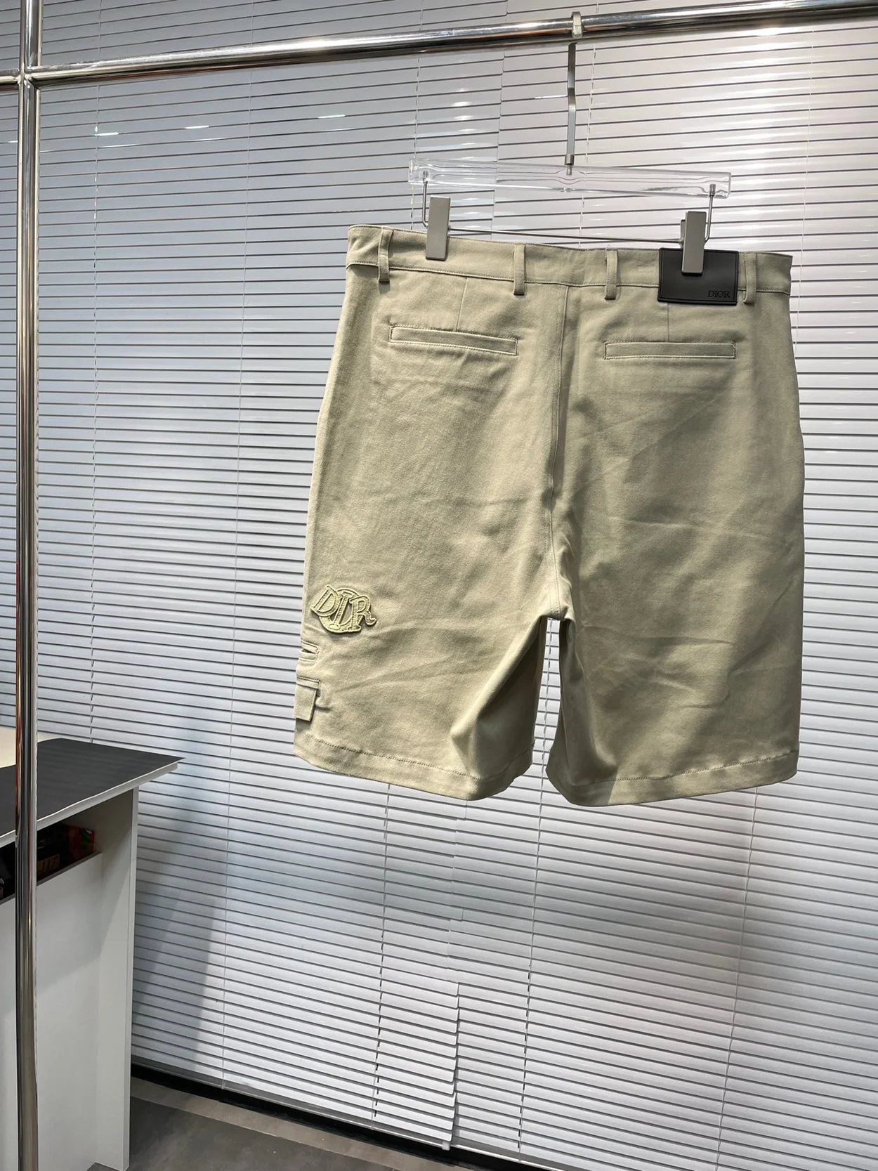 디올 베이지 가바딘 쇼츠