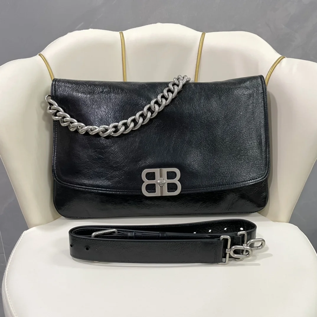 발렌시아가 BB 소프트 라지 플랩 백