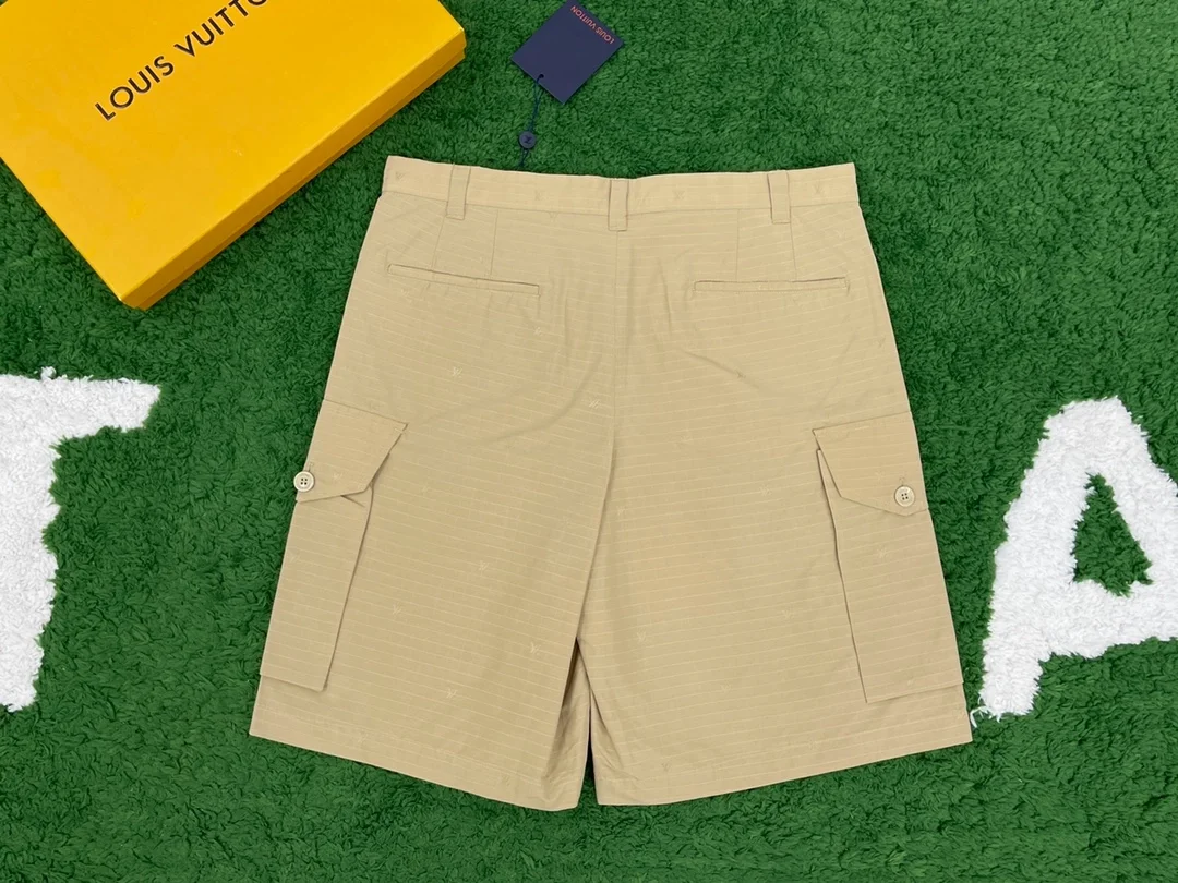 루이비통 립스톱 카고 쇼츠 1ABJIF