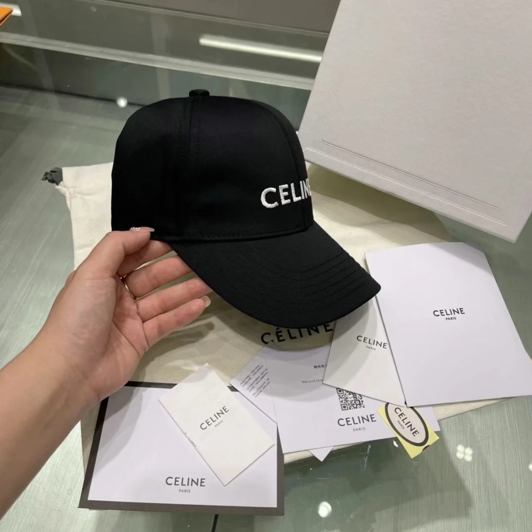 셀린느 자수 로고 코튼 베이스 볼캡 블랙