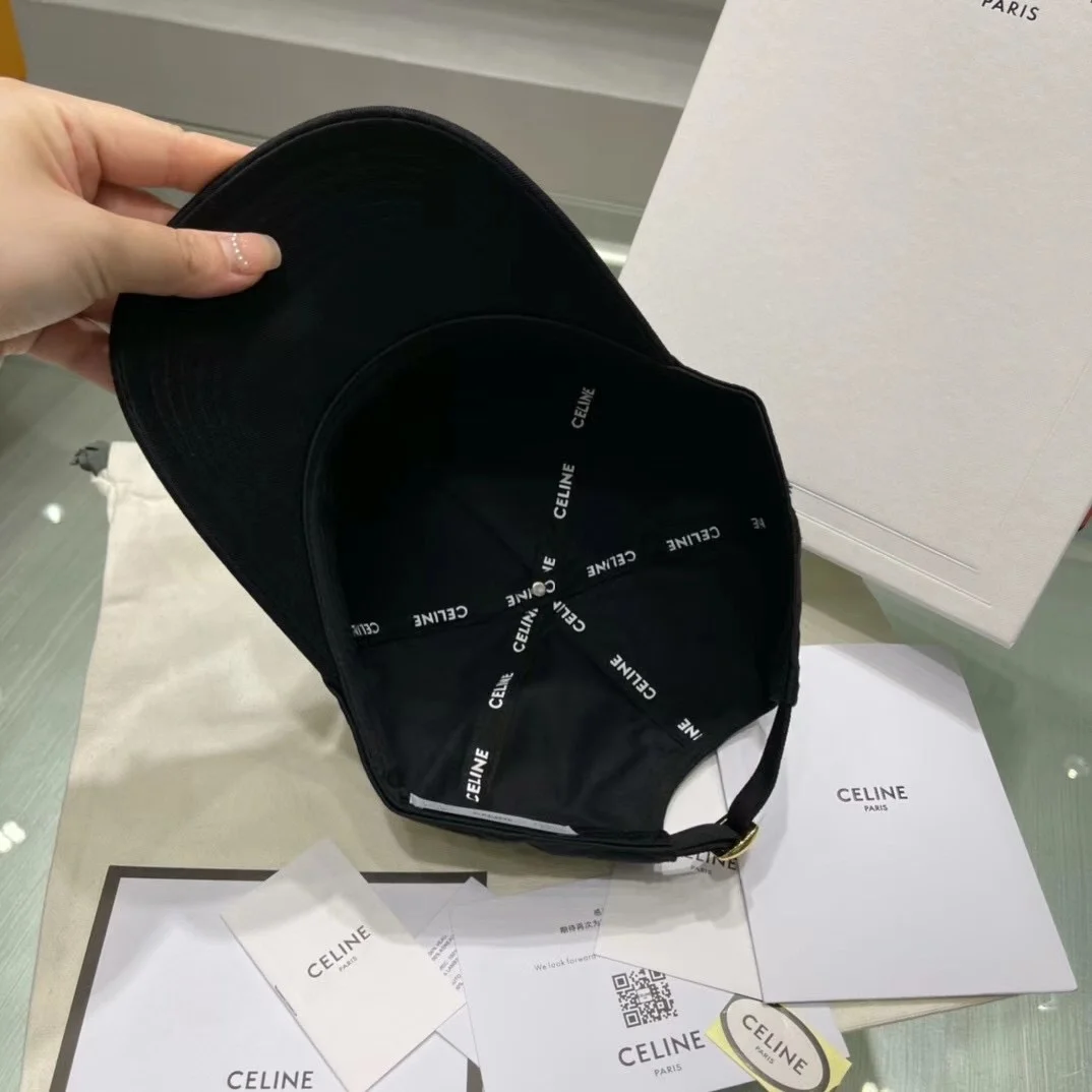 셀린느 자수 로고 코튼 베이스 볼캡 블랙