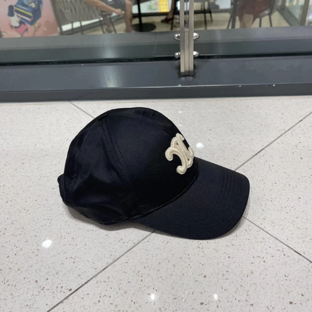 셀린느 블랙 베이스볼 캡