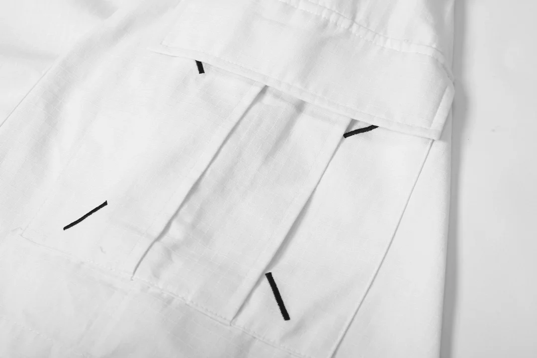 메종 마르지엘라 홀 워싱 포켓 쇼츠 화이트