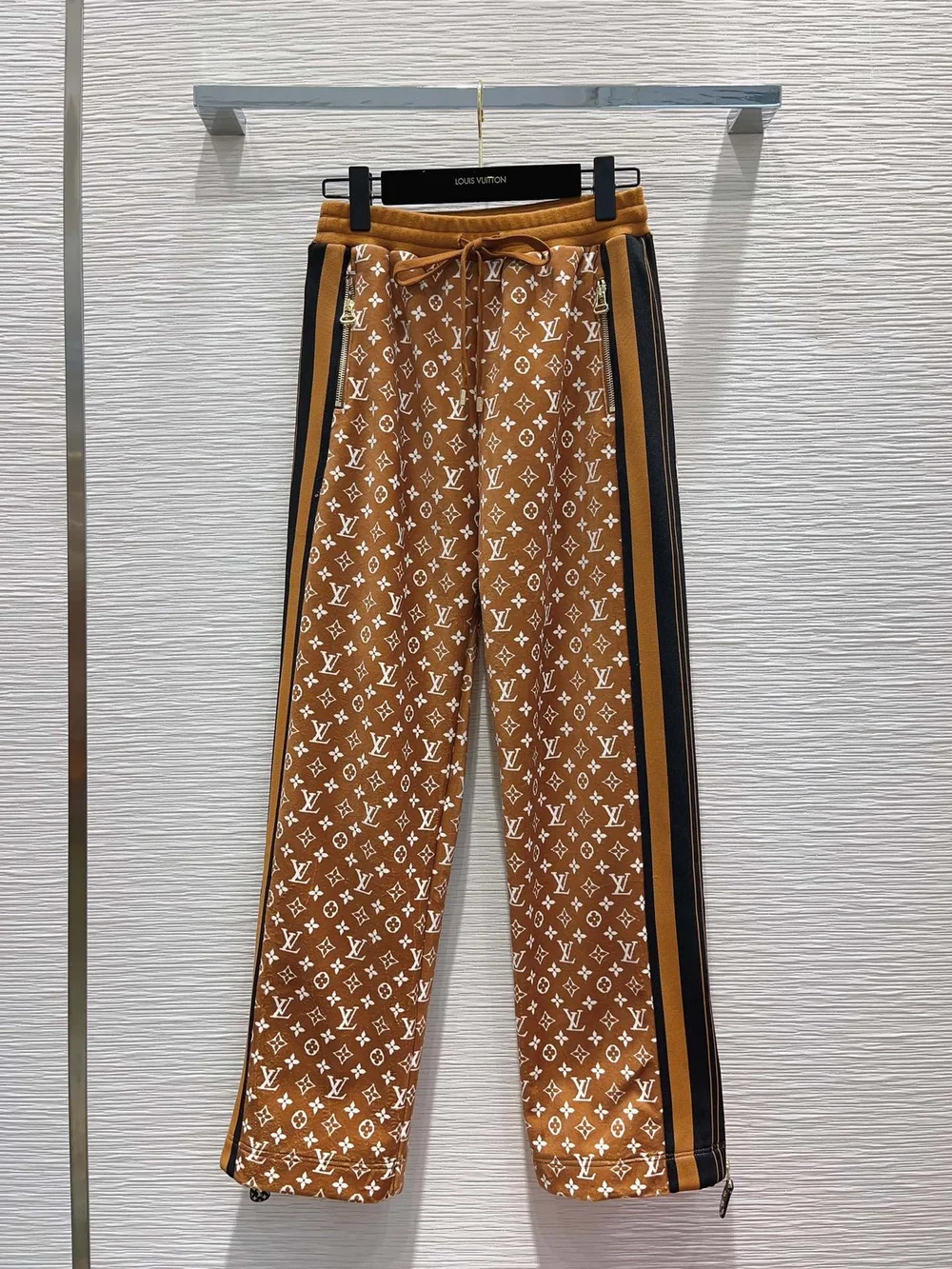 루이비통 모노그램 타월링 조깅 팬츠 1AC68X