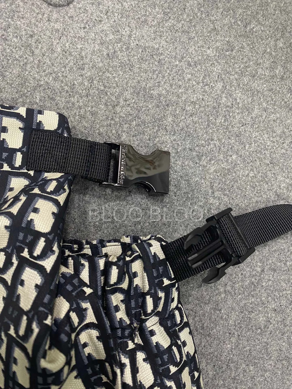 디올 모티브 테크니컬 태피터 스커트팬츠
