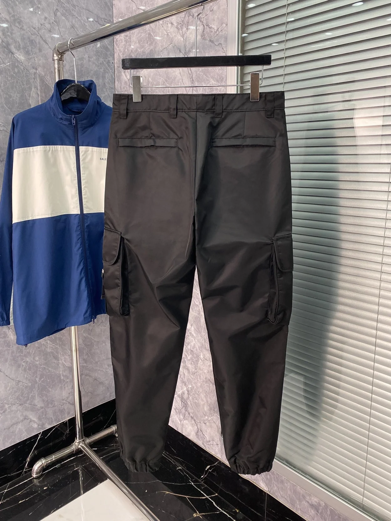 프라다 리나일론 팬츠 블랙