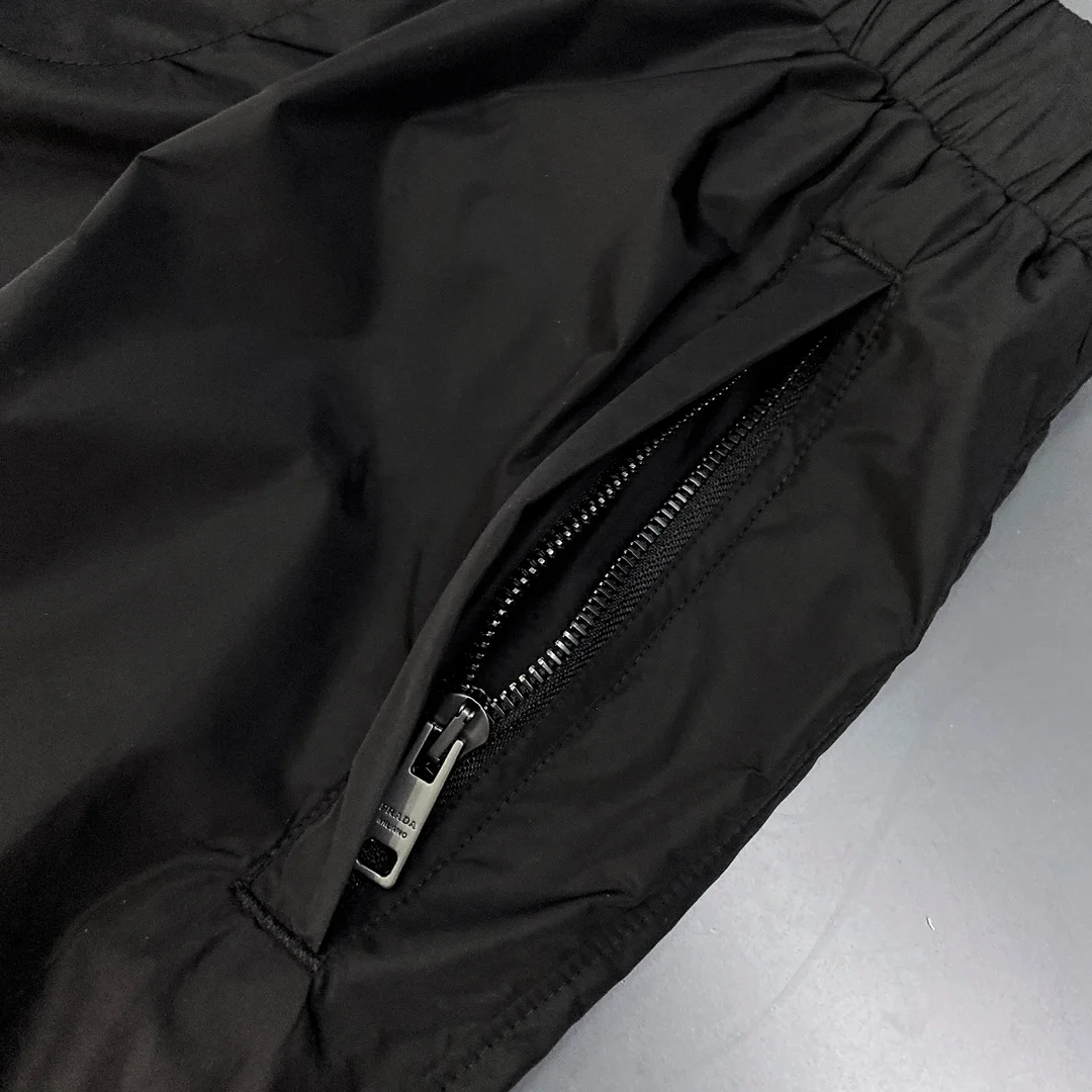 프라다 리나일론 밴딩 팬츠 블랙