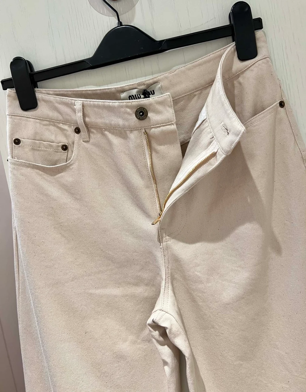 미우미우 5포켓 에크루 데님 진