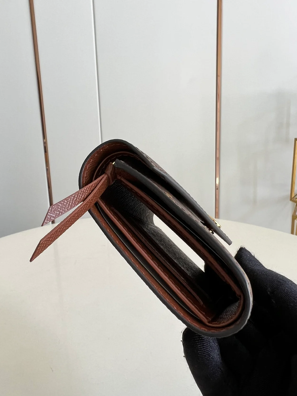 루이비통 빅토린 월릿 M62472