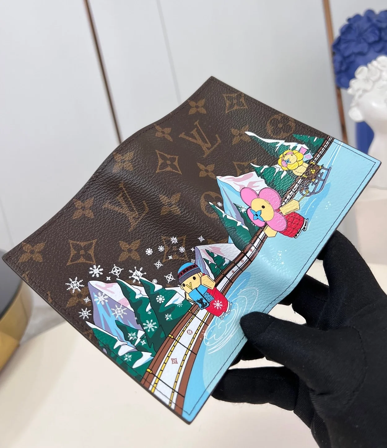 루이비통 비비엔 홀리데이 패스포트 커버 M82621