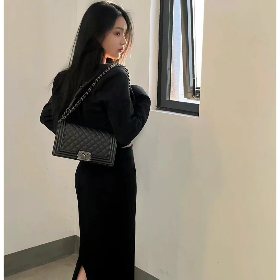 샤넬 보이백 미디움 램스킨 블랙 빈티지 실버 상세 이미지 28