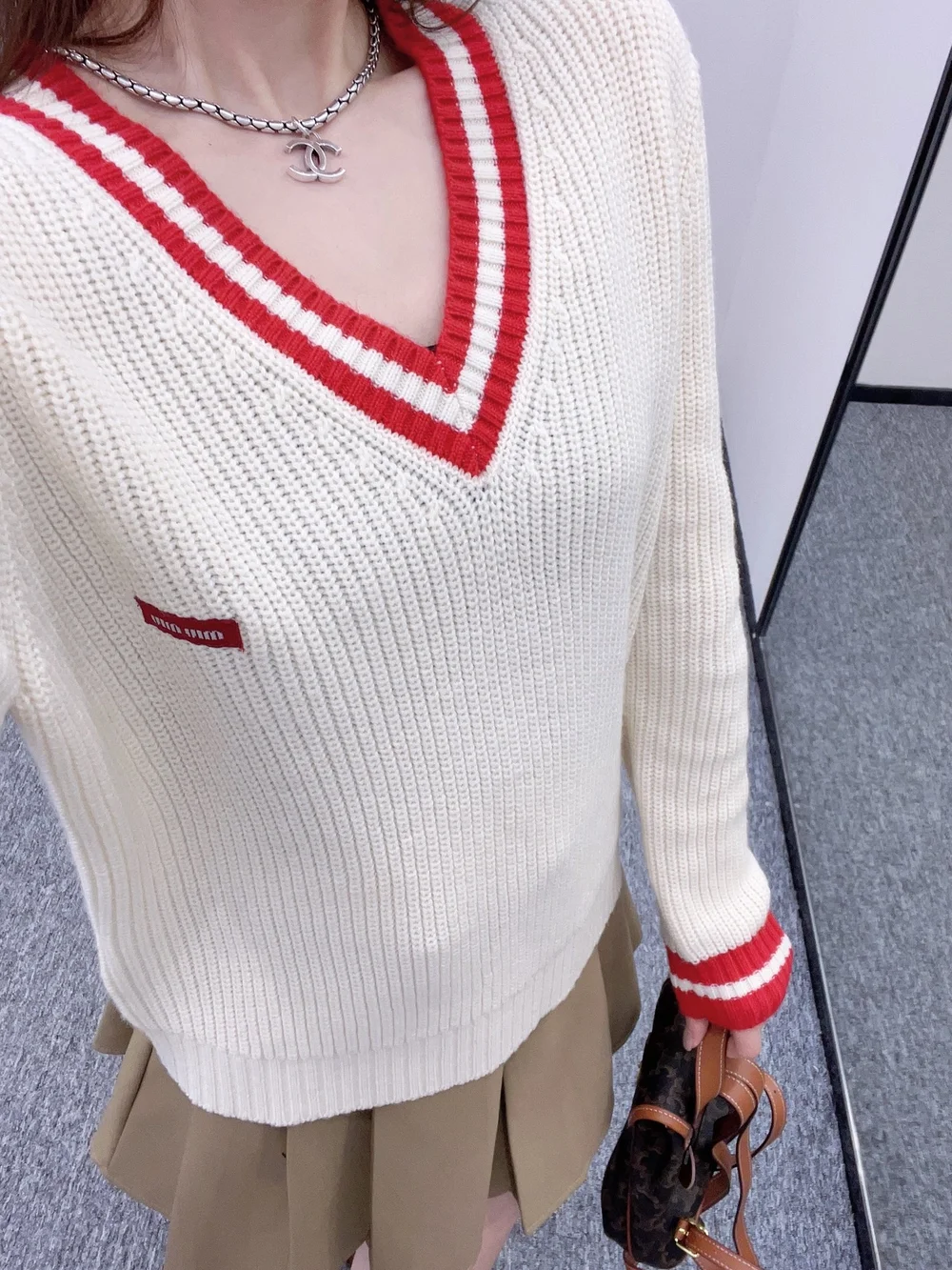 미우미우 울 니트